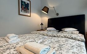 Family Apartments - Private Parking